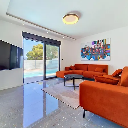 Aloa I By Interhome