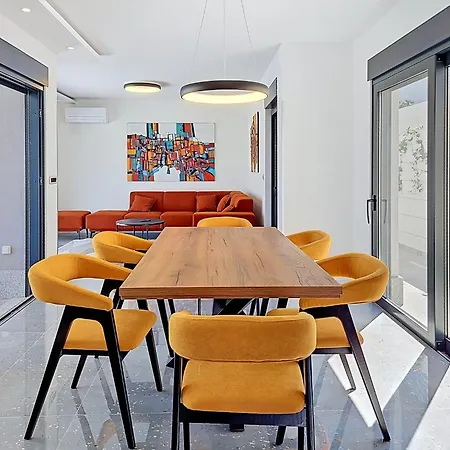 Aloa I By Interhome Willa Splitska